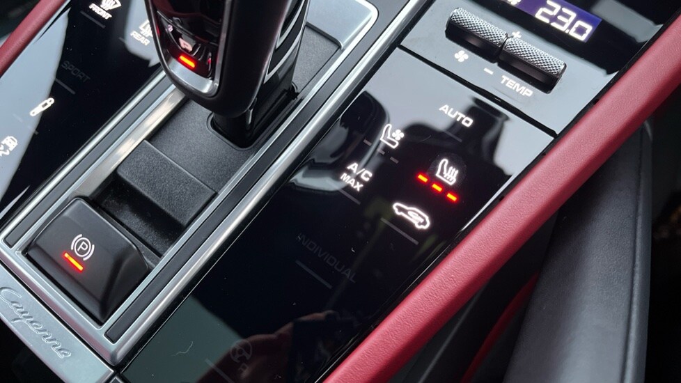 Used Porsche Cayenne 2021 for sale - 76458948: Photo 34