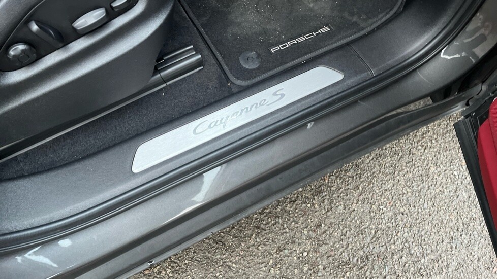 Used Porsche Cayenne 2021 for sale - 76458948: Photo 37