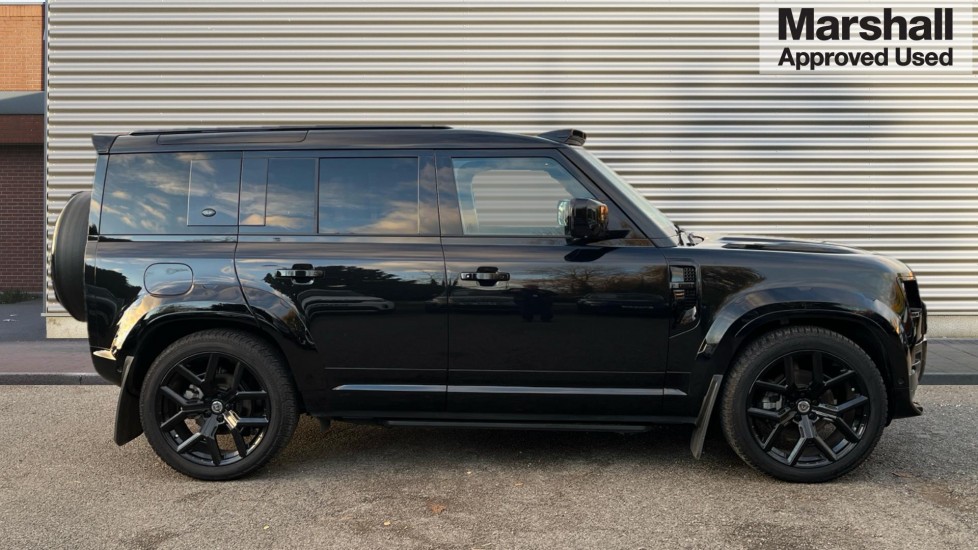 Used Land Rover Defender 2021 for sale - 76615213: Photo 2