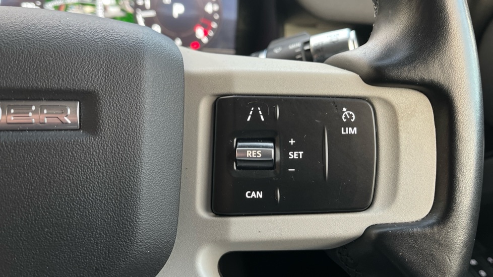 Used Land Rover Defender 2021 for sale - 76615213: Photo 22