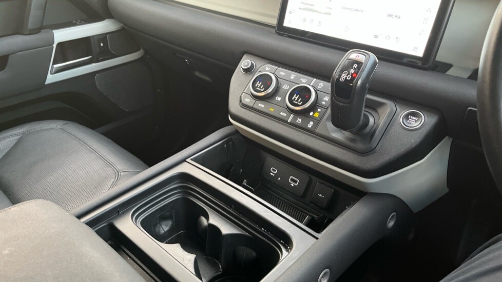 Used Land Rover Defender 2021 for sale - 76615213: Photo 28