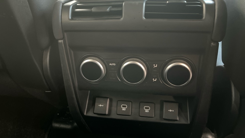 Used Land Rover Defender 2021 for sale - 76615213: Photo 33