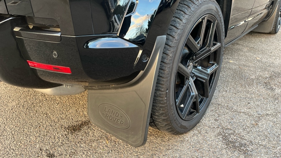 Used Land Rover Defender 2021 for sale - 76615213: Photo 43