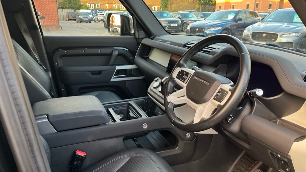 Used Land Rover Defender 2021 for sale - 76615213: Photo 9