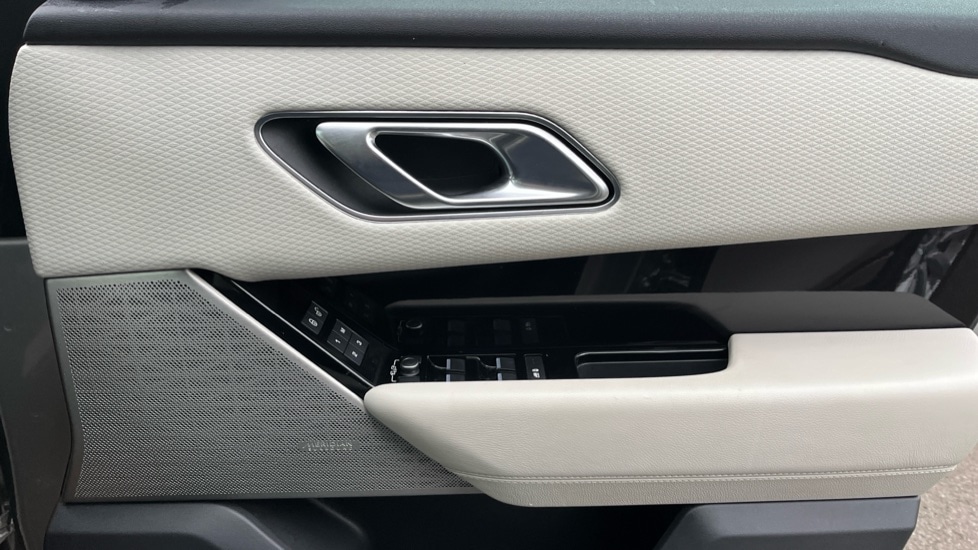 Used Land Rover Range Rover Velar 2018 for sale - 76873200: Photo 30