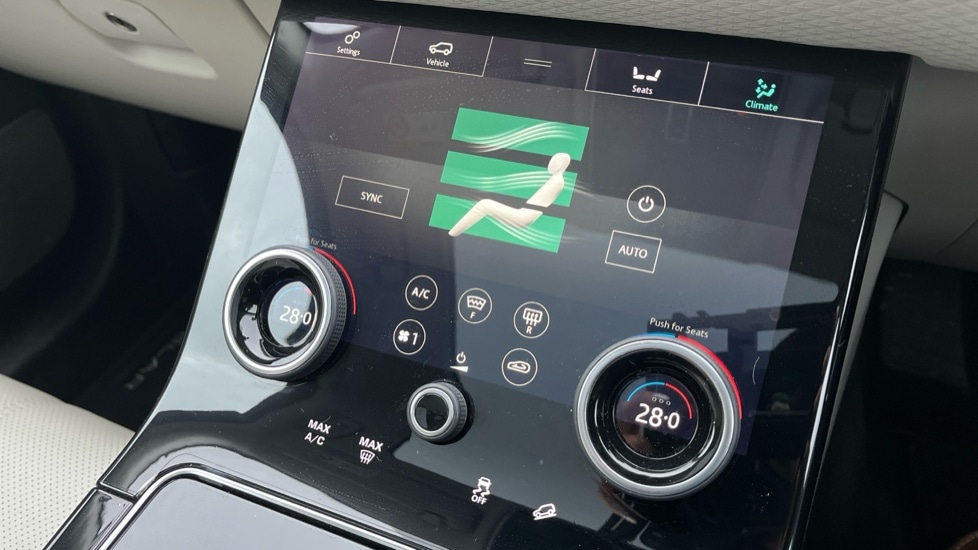 Used Land Rover Range Rover Velar 2018 for sale - 76873200: Photo 33