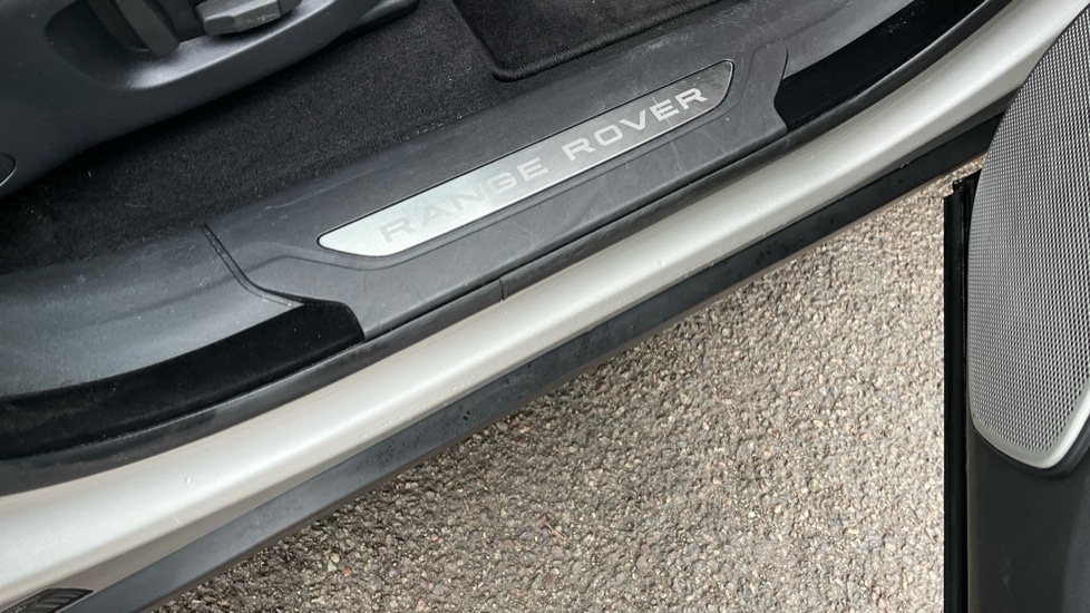 Used Land Rover Range Rover Velar 2018 for sale - 76873200: Photo 37