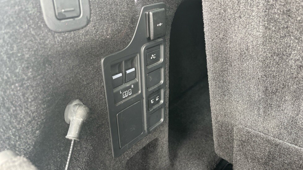 Used Land Rover Discovery 2021 for sale - 76217250: Photo 40