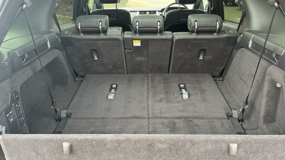 Used Land Rover Discovery 2021 for sale - 76217250: Photo 42