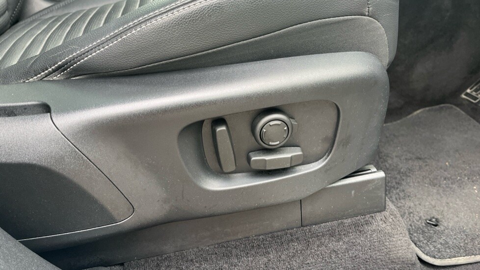 Used Land Rover Discovery 2021 for sale - 76217250: Photo 47