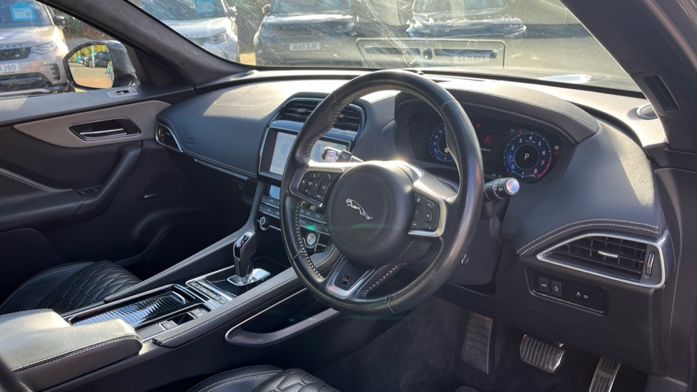 Used Jaguar F-Pace 2020 for sale - 76361773: Photo 9