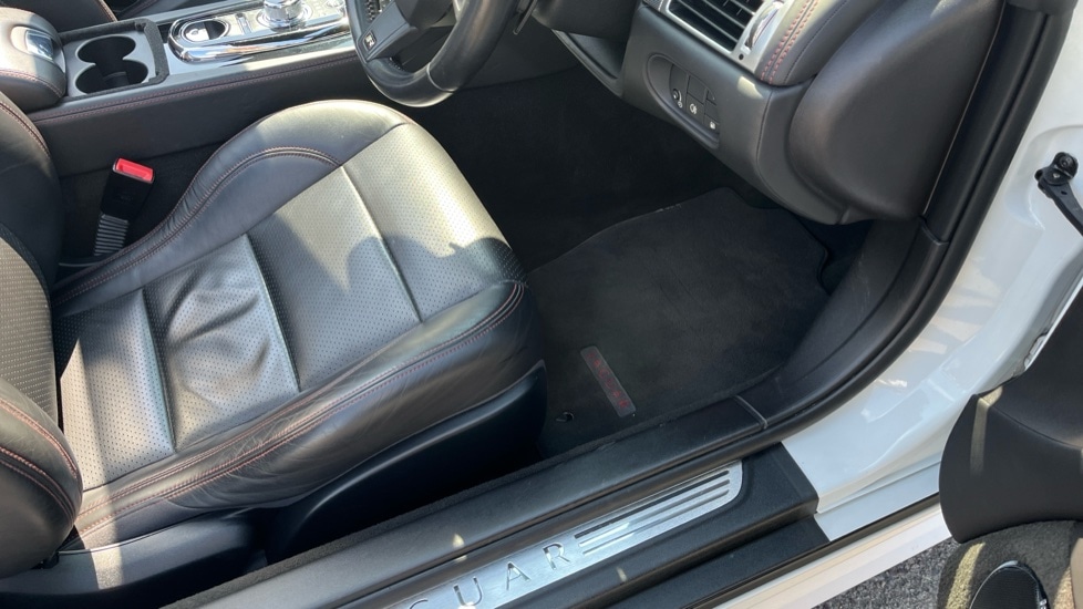 Used Jaguar XK 2012 for sale - 76434893: Photo 32