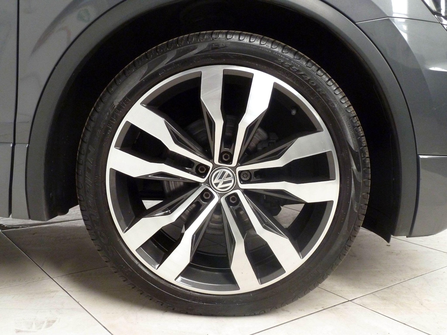 Used Volkswagen Tiguan for sale - 76607145: Photo 9