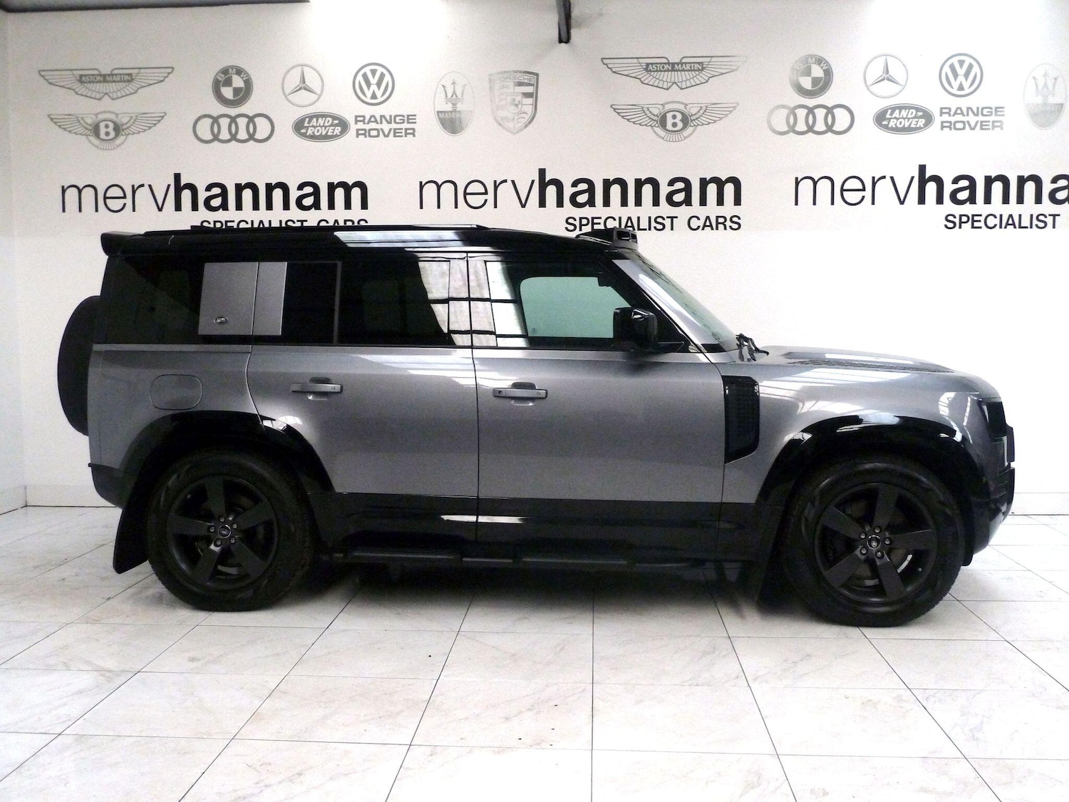 Used Land Rover Defender 2021 for sale - 77028893: Photo 3