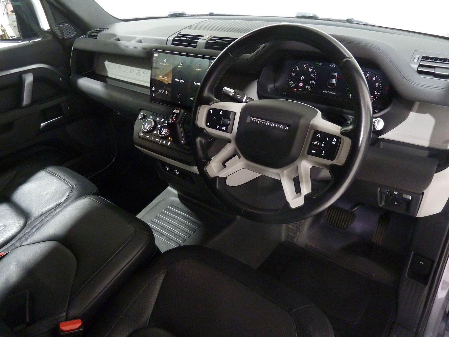 Used Land Rover Defender 2021 for sale - 77028893: Photo 6