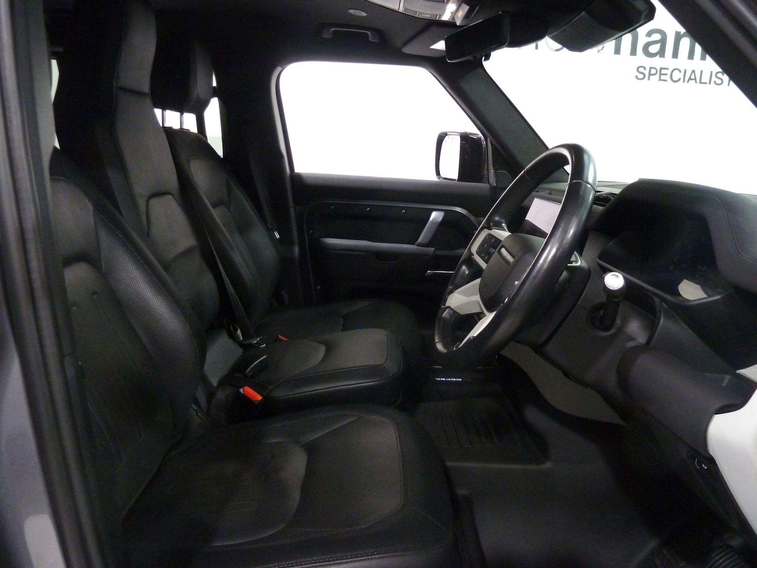 Used Land Rover Defender 2021 for sale - 77028893: Photo 7