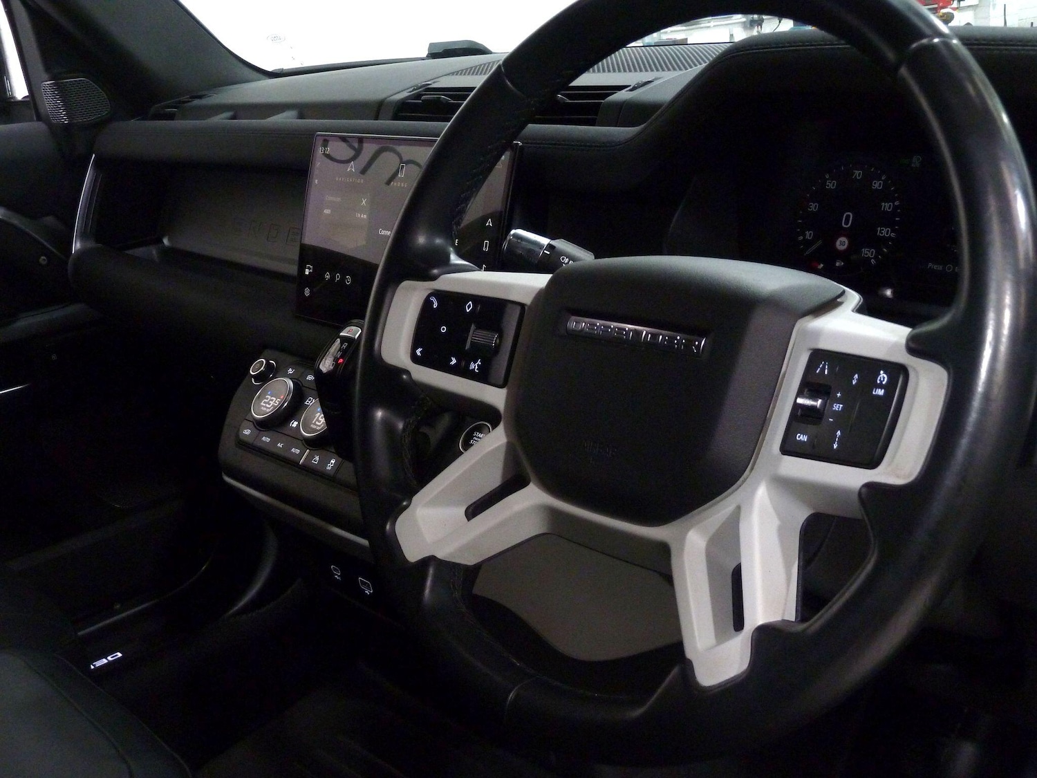 Used Land Rover Defender 2021 for sale - 77028893: Photo 8