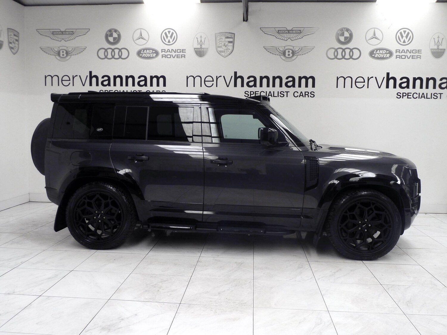 Used Land Rover Defender 2022 for sale - 76620308: Photo 3