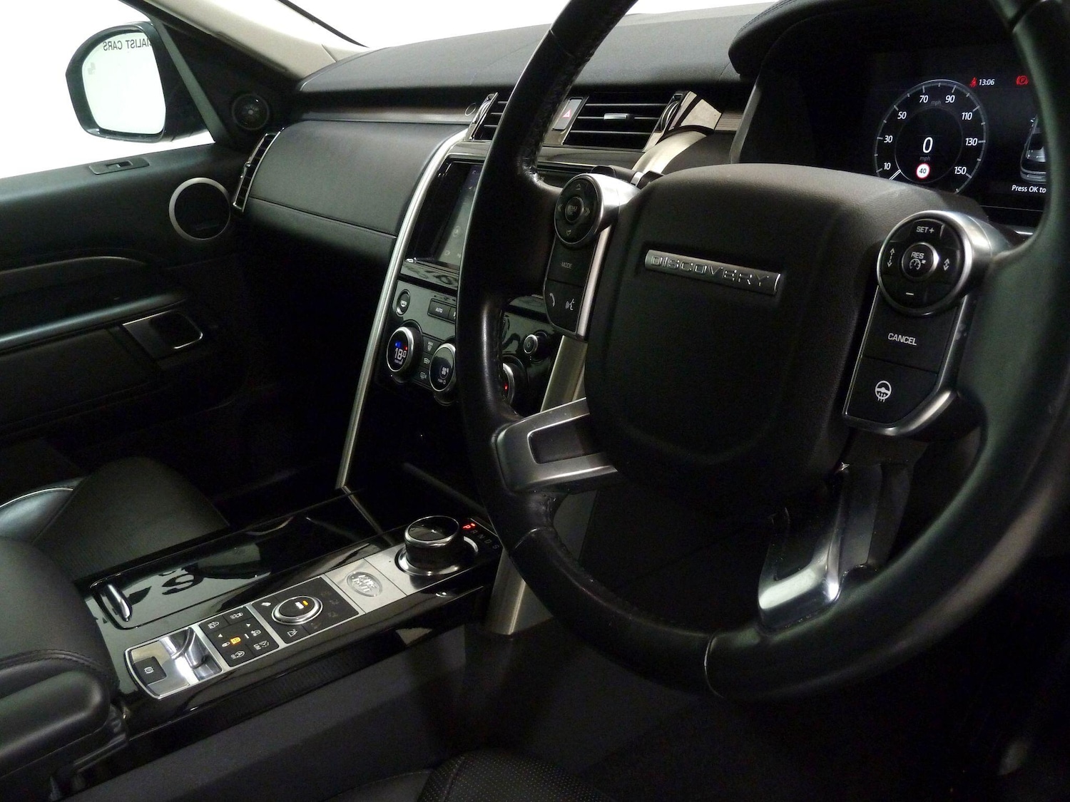 Used Land Rover Discovery 2018 for sale - 76001687: Photo 6