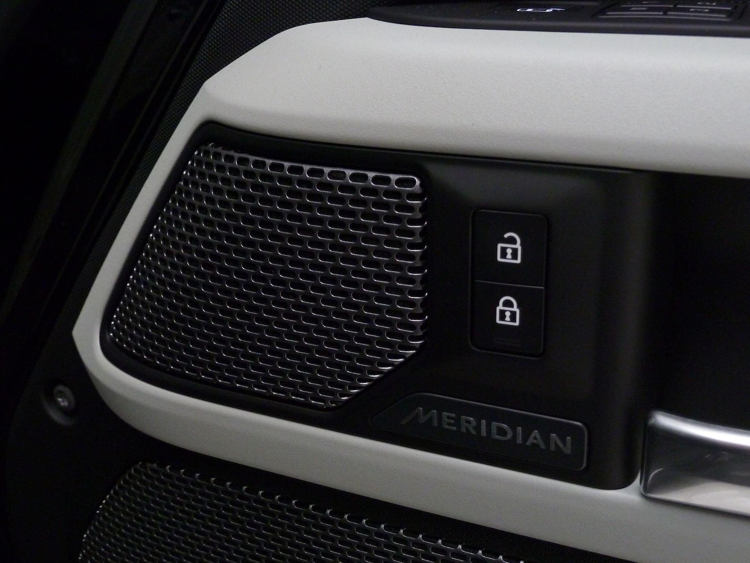 Used Land Rover Defender 110 for sale - 76994912: Photo 17