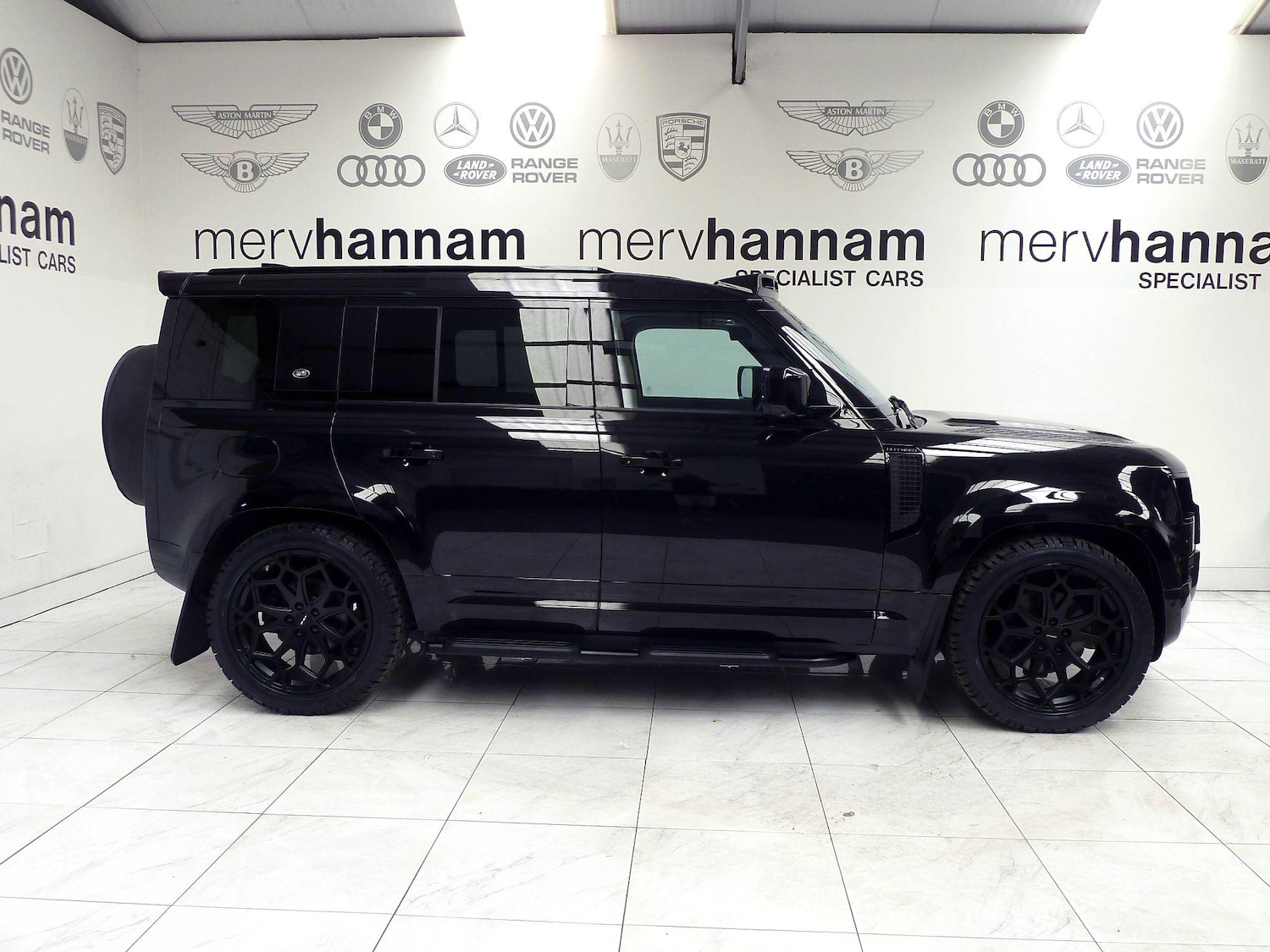 Used Land Rover Defender 110 for sale - 76994912: Photo 3