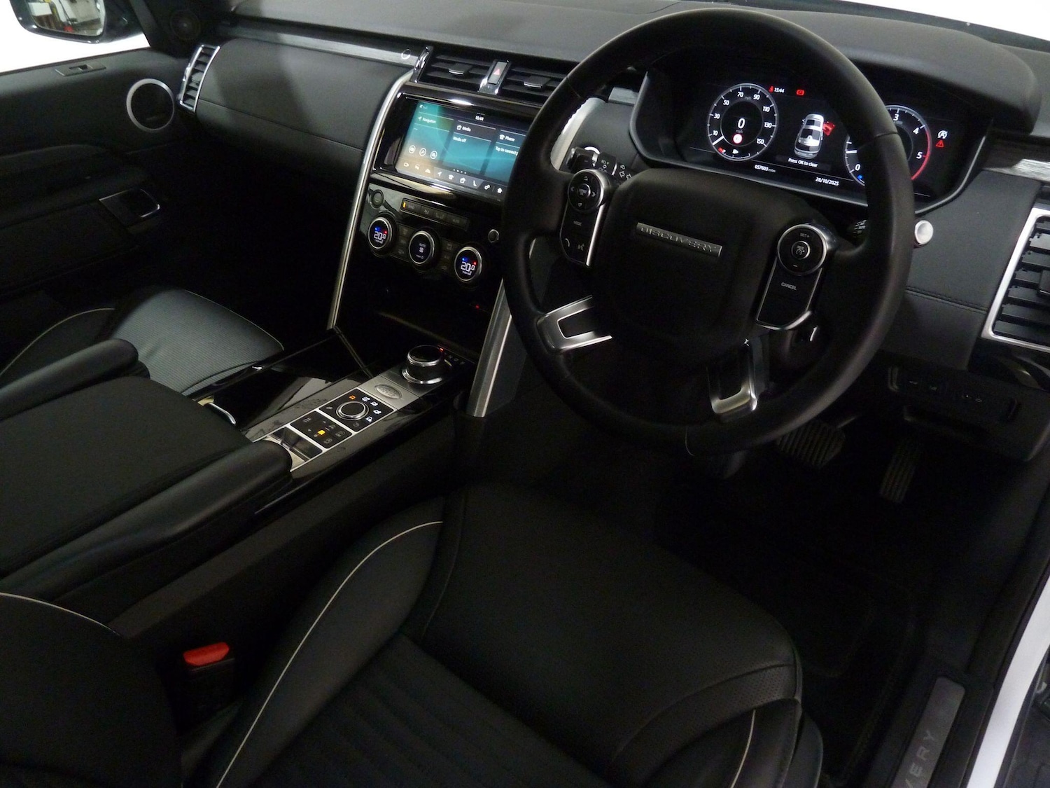 Used Land Rover Discovery 2018 for sale - 76399236: Photo 6