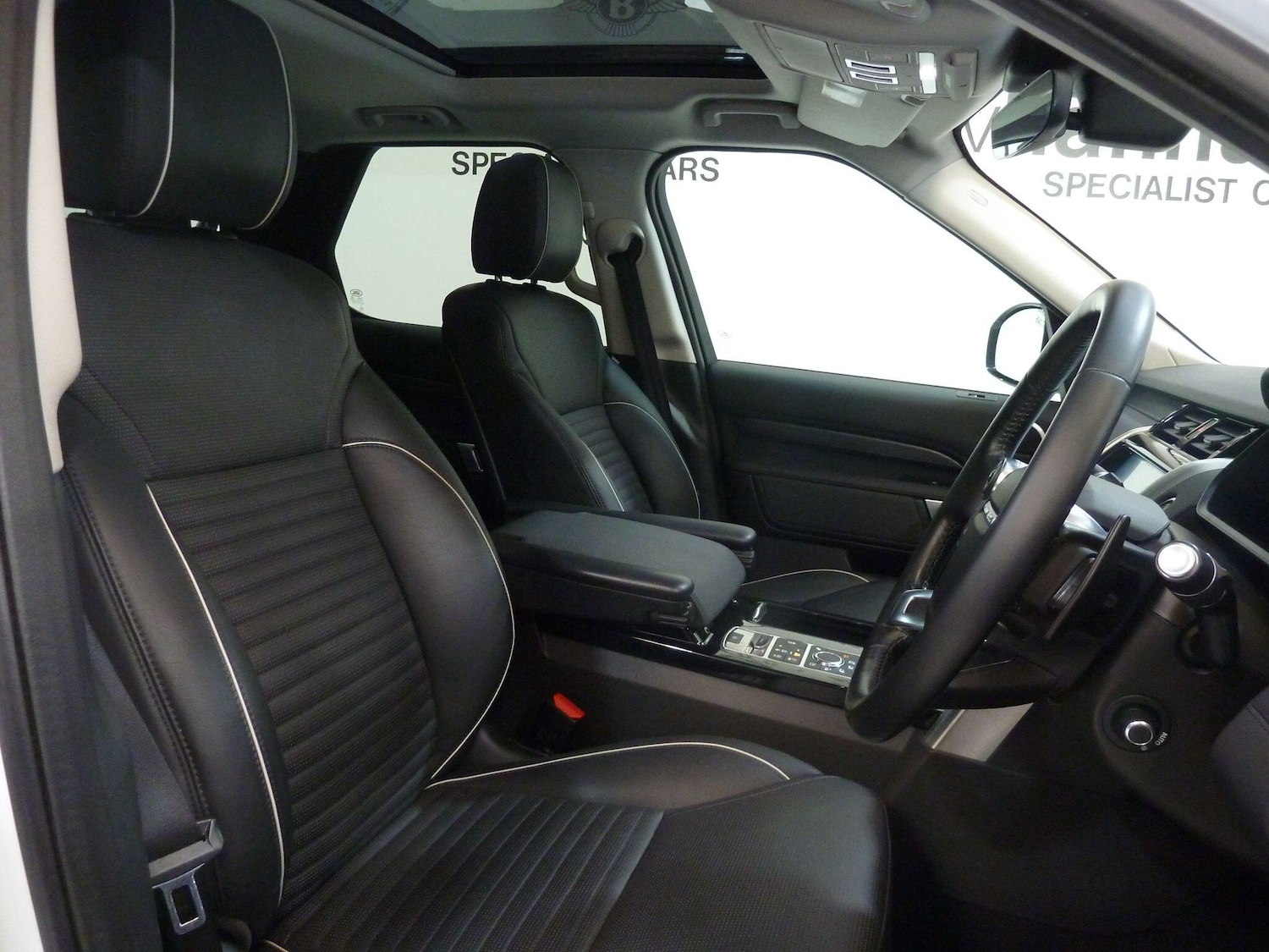 Used Land Rover Discovery 2018 for sale - 76399236: Photo 7