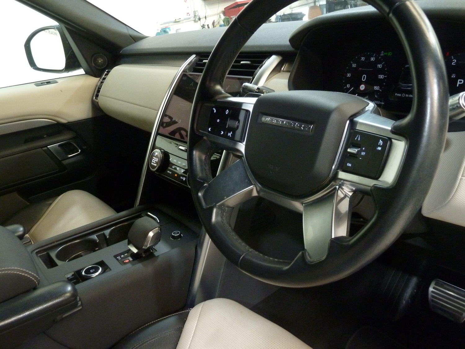 Used Land Rover Discovery 2021 for sale - 76898353: Photo 16