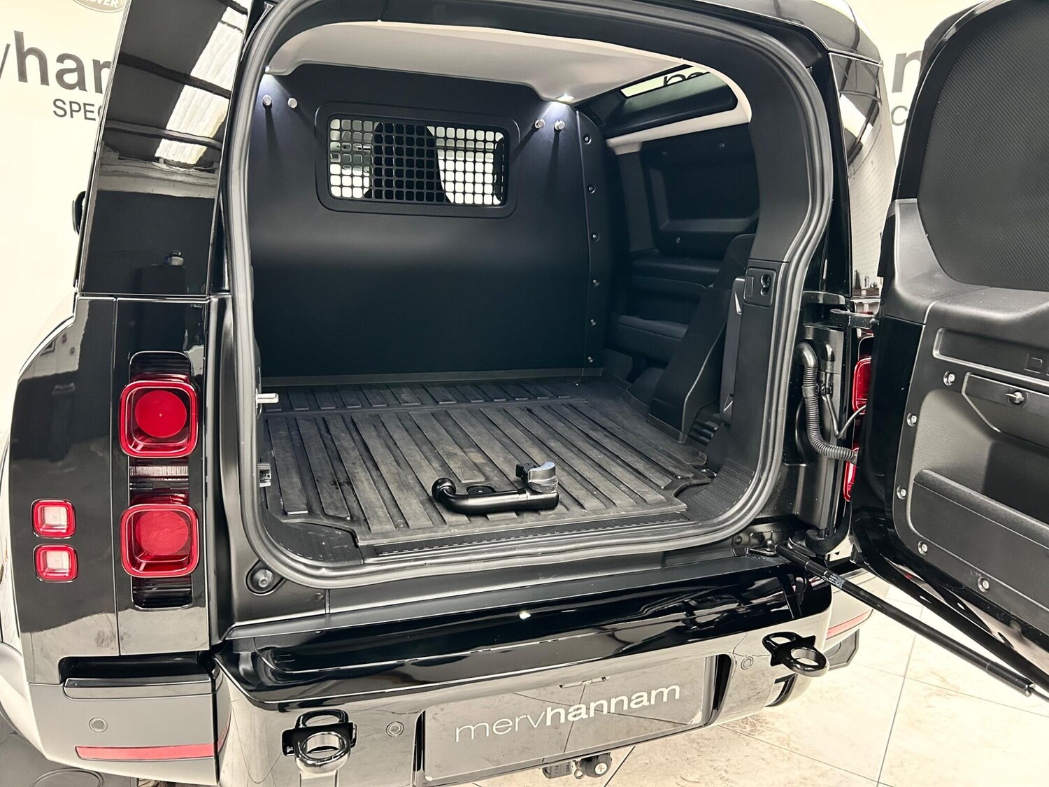 Used Land Rover Defender 2021 for sale - 78100313: Photo 15