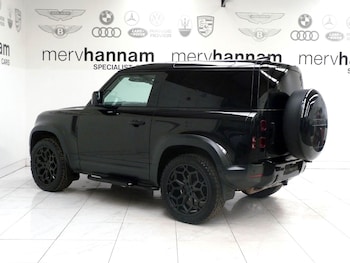 Used Land Rover Defender 2021 for sale - 78100313: Photo