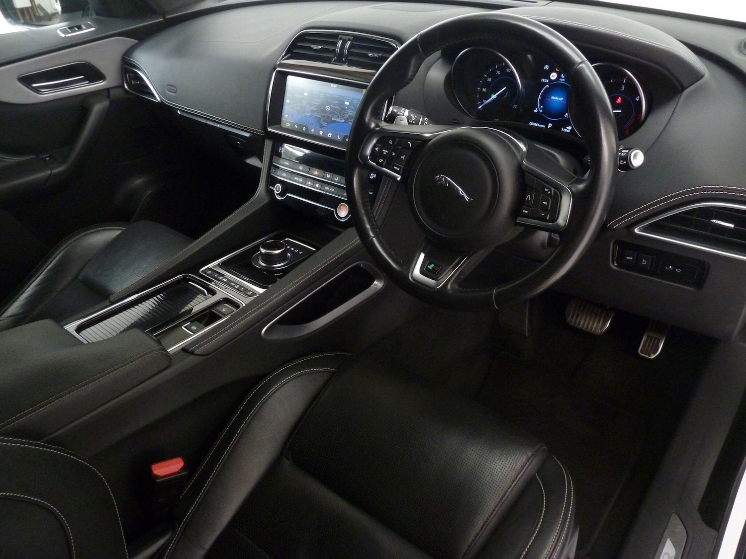 Used Jaguar F-Pace for sale - 78072733: Photo 6