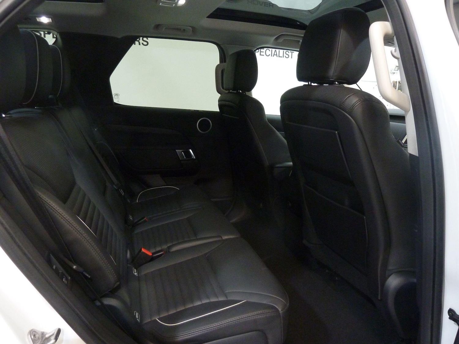 Used Land Rover Discovery 2018 for sale - 76995546: Photo 15