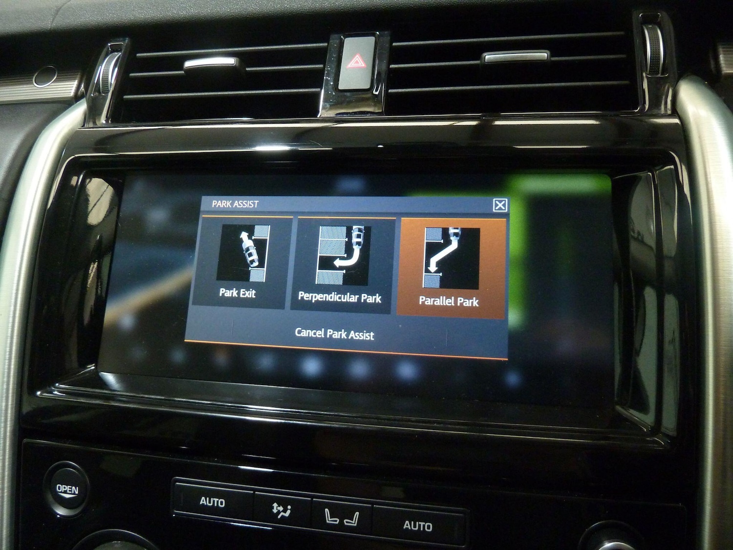 Used Land Rover Discovery 2018 for sale - 76898216: Photo 21