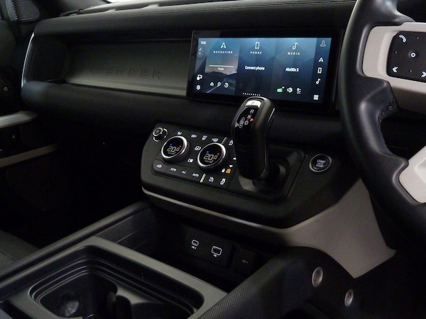Used Land Rover Defender 110 for sale - 76307221: Photo 17