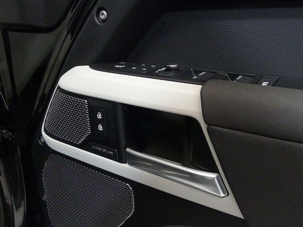Used Land Rover Defender 110 for sale - 76307221: Photo 18