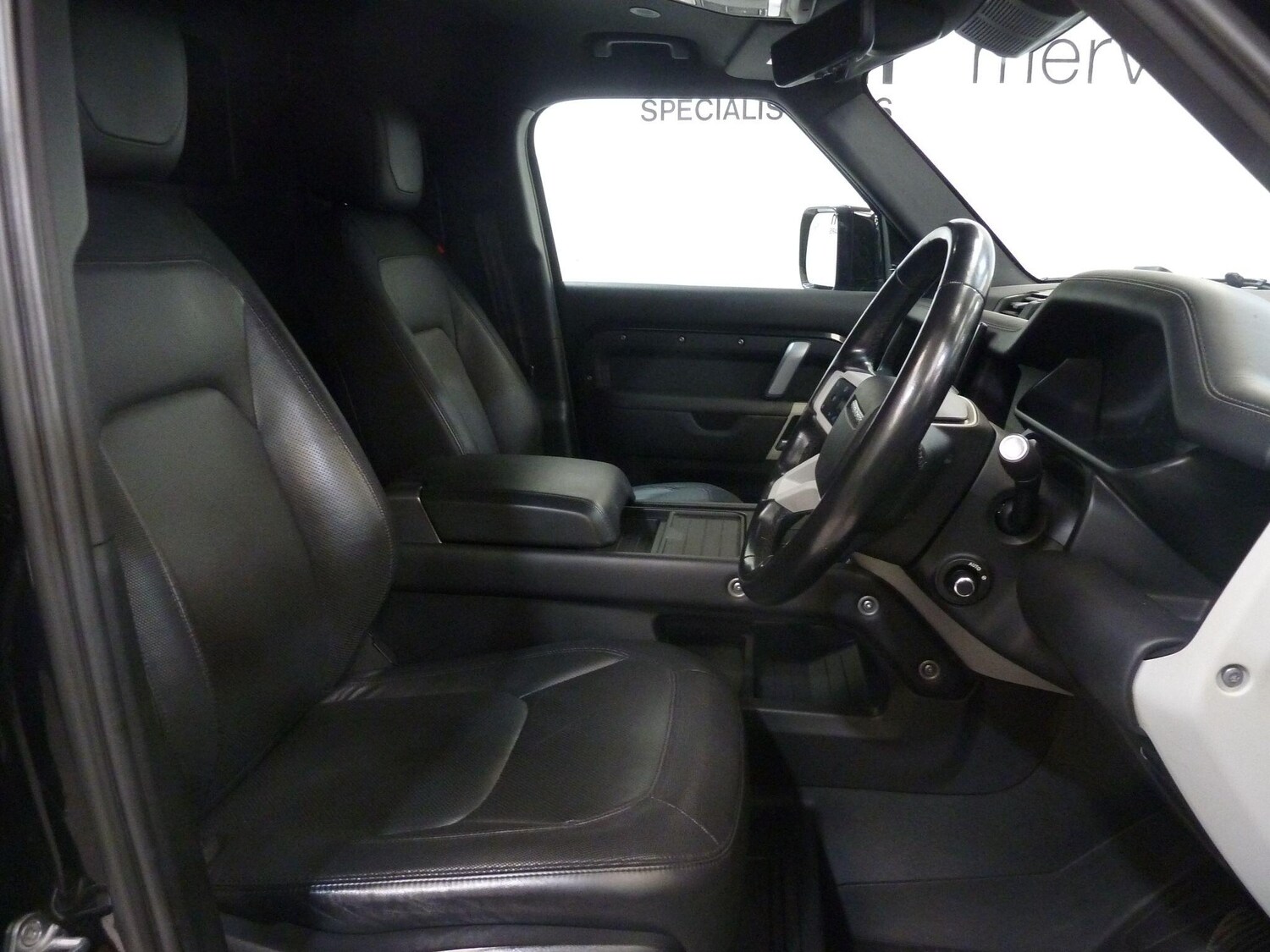 Used Land Rover Defender 2022 for sale - 77882077: Photo 7