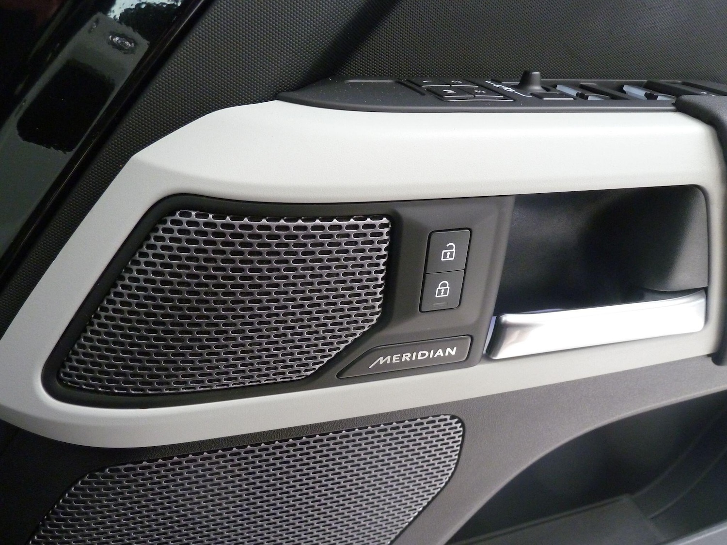 Used Land Rover Defender 2022 for sale - 77267140: Photo 16