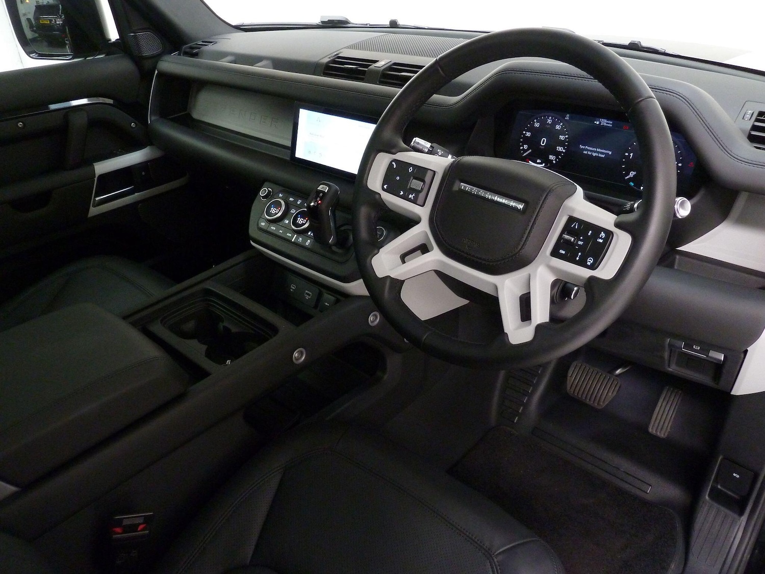 Used Land Rover Defender 2022 for sale - 77267140: Photo 6