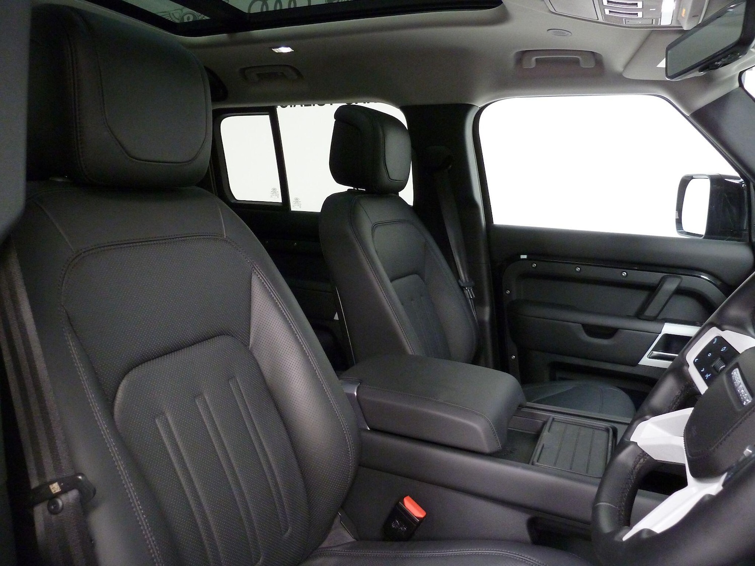 Used Land Rover Defender 2022 for sale - 77267140: Photo 7