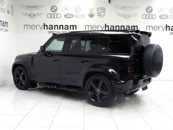 Used Land Rover Defender 110 2022 for sale - 75401988: Photo