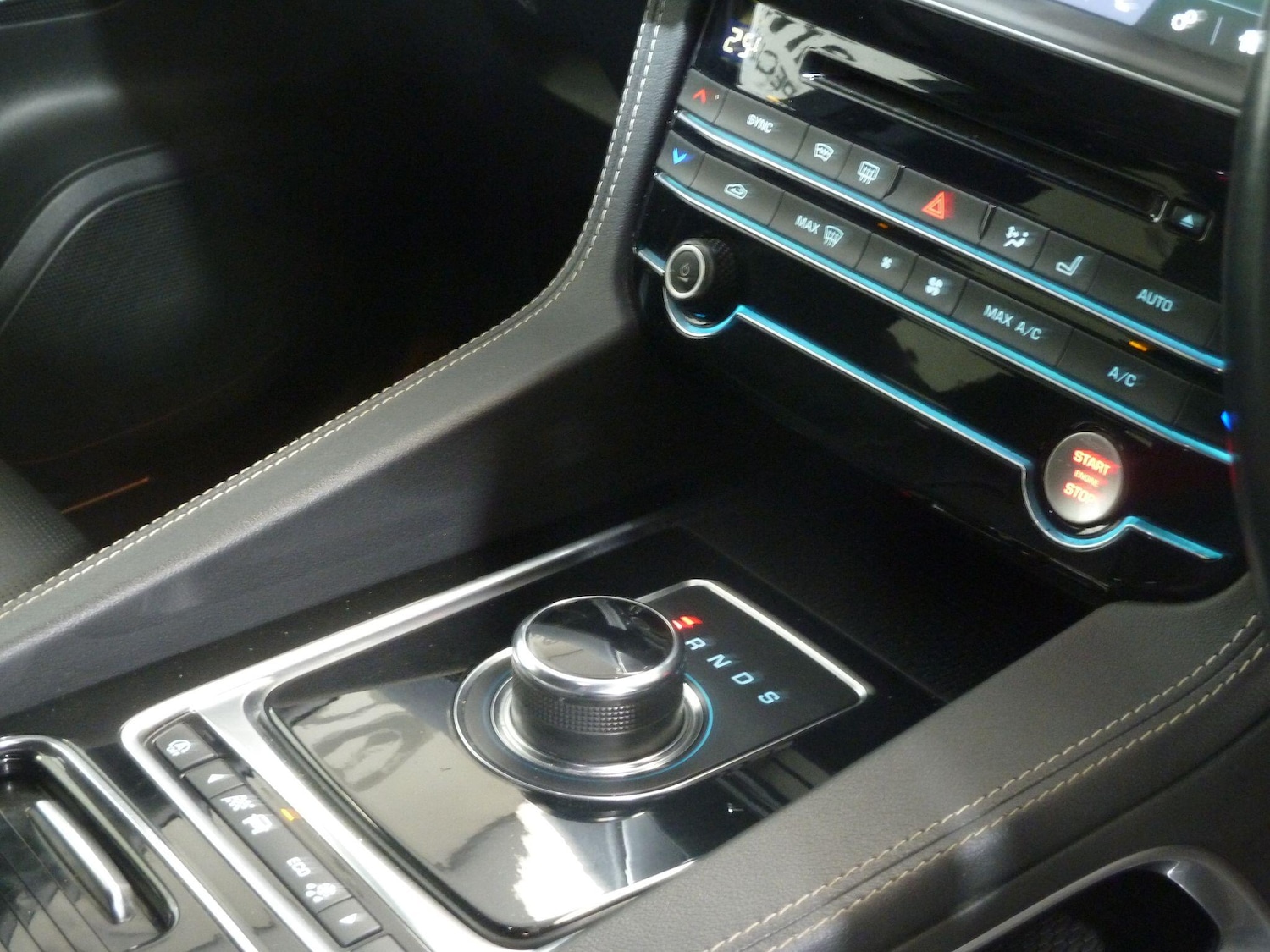 Used Jaguar F-Pace 2019 for sale - 76513183: Photo 16