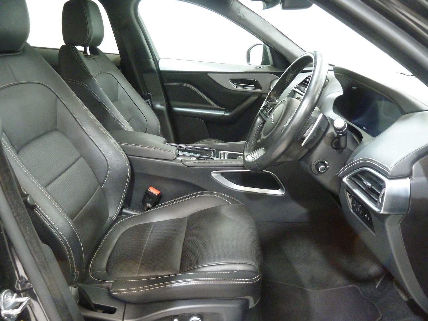 Used Jaguar F-Pace 2019 for sale - 76513183: Photo 6