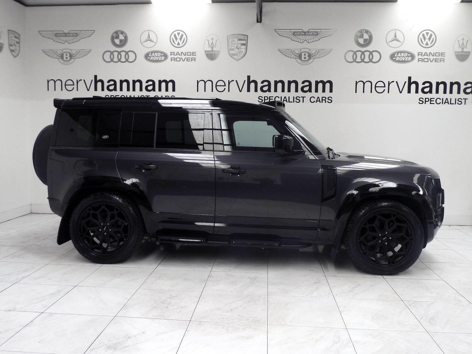 Used Land Rover Defender 2023 for sale - 77994196: Photo 3