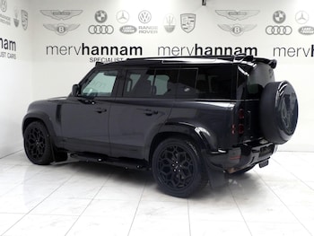 Used Land Rover Defender 2023 for sale - 77994196: Photo