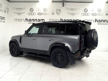 Used Land Rover Defender 2021 for sale - 78462335: Photo