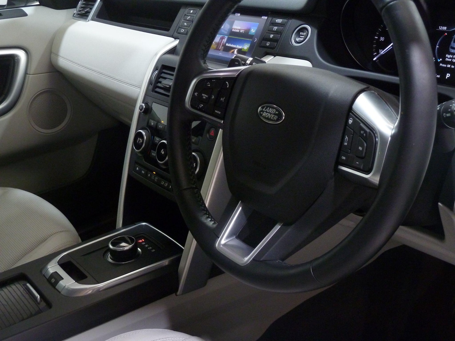 Used Land Rover Discovery Sport 2017 for sale - 77290536: Photo 16