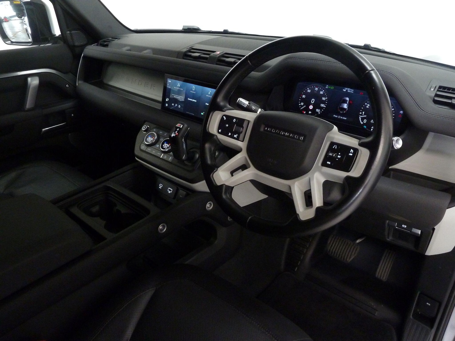 Used Land Rover Defender 2021 for sale - 77144647: Photo 6