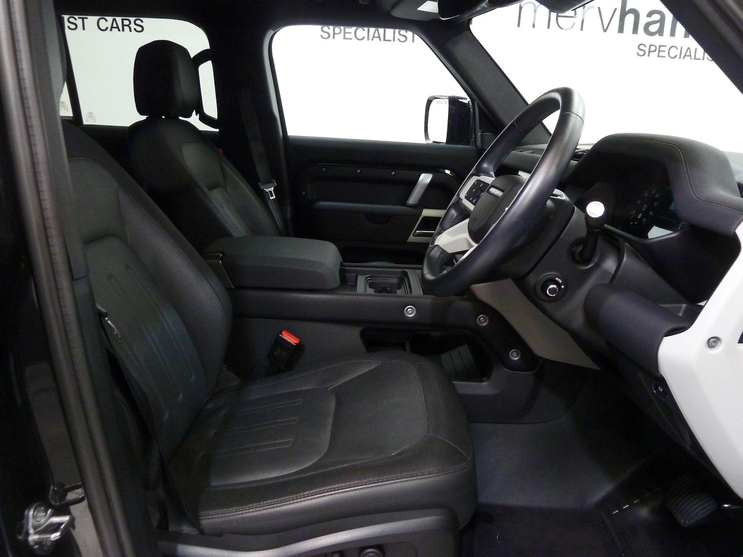 Used Land Rover Defender 2021 for sale - 77144647: Photo 7