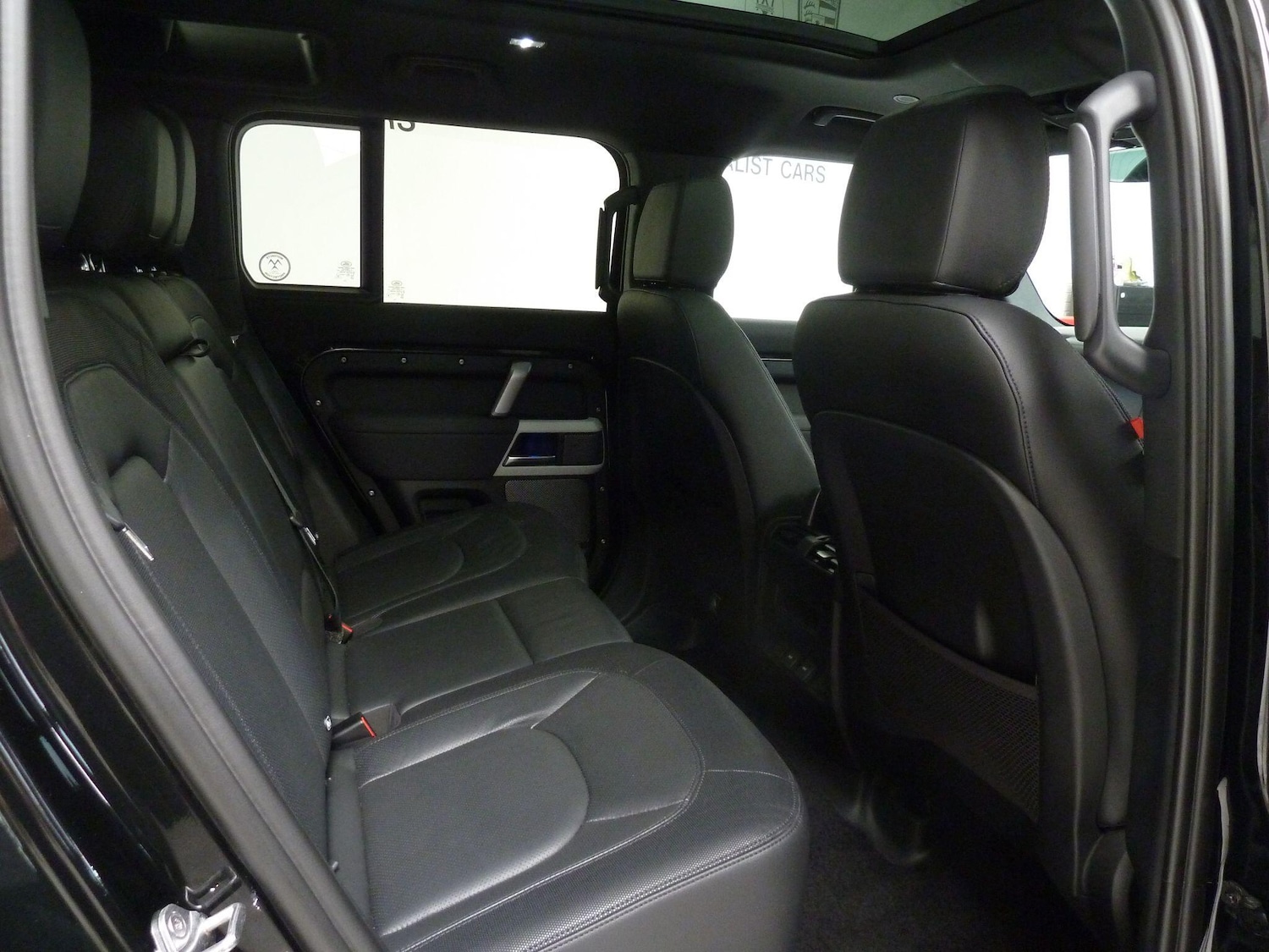 Used Land Rover Defender 110 2022 for sale - 76633271: Photo 16