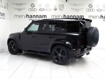 Used Land Rover Defender 110 2022 for sale - 76633271: Photo